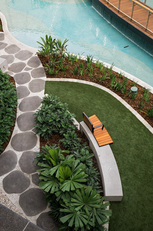 https://www.vitalgardens.com/wp-content/uploads/2020/03/Service-Pool-and-swimming-ponds-07.jpg