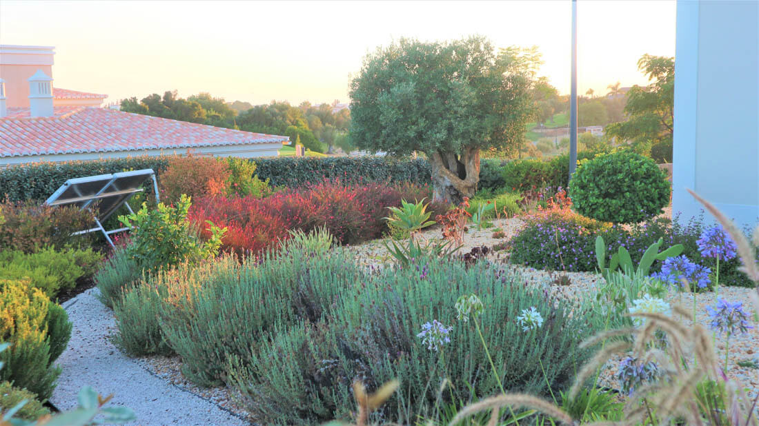 Stone Golf Resort House & Garden 01