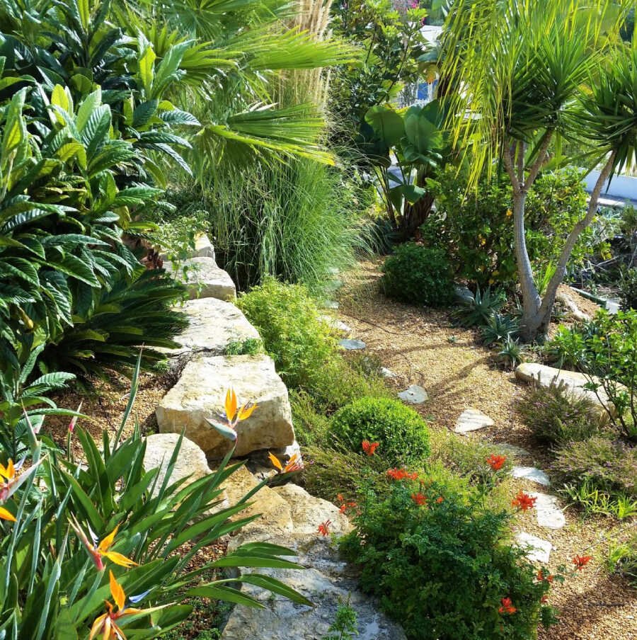 Hard & Soft Landscape Solutions 01