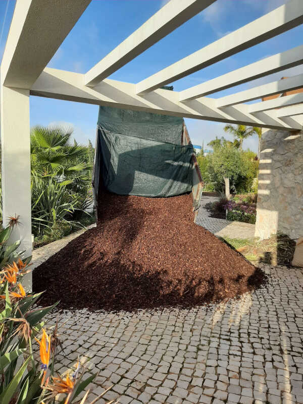 pinemulch-delivery